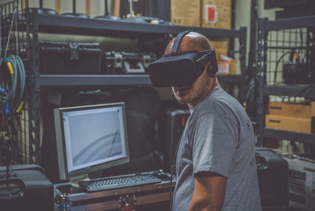 Benefits of using virtual reality for employee training purposes