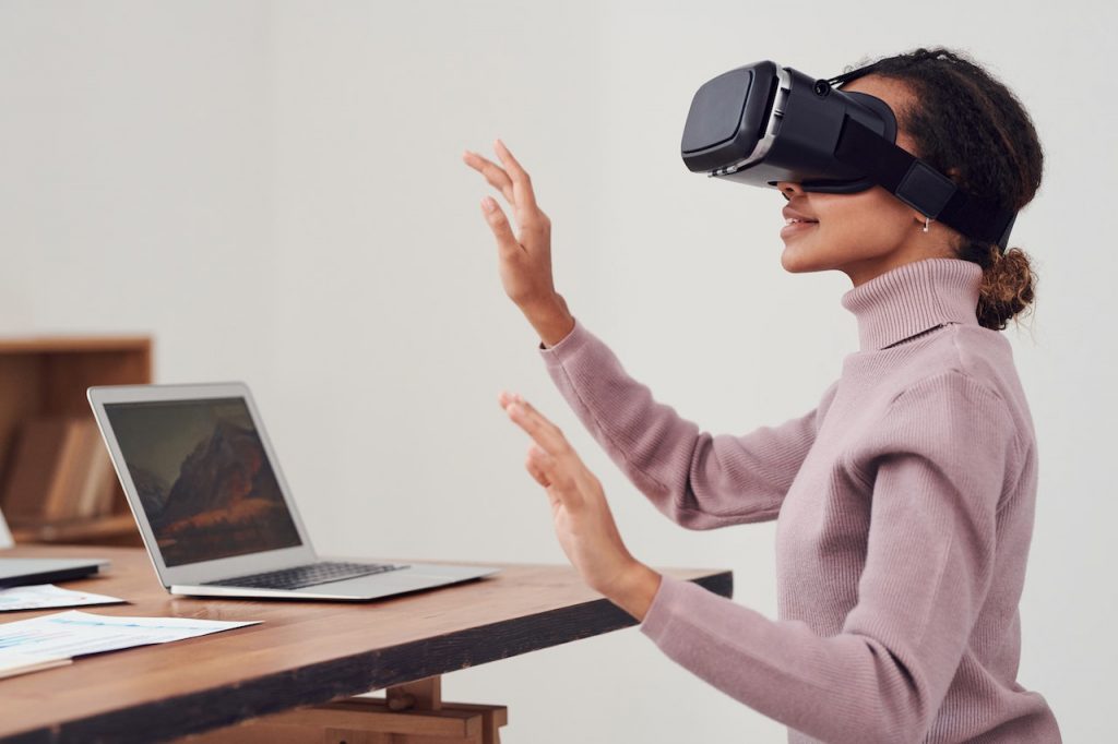 How Virtual Reality Is Revolutionizing Remote Teamwork